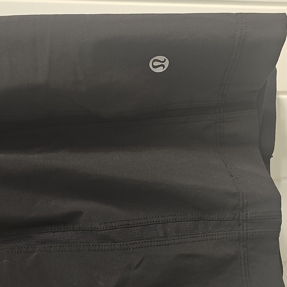 Lululemon Men's Black/Gra6 Shorts - Picture 2 of 3